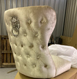 Vienna 180cm Table With 6 lewis Lion Knocker chairs