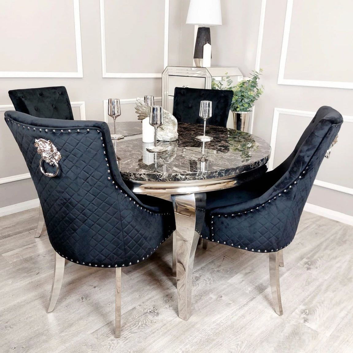 Vienna Round Dining Table Set With 4 Bentley Lion Knockerback Chairs
